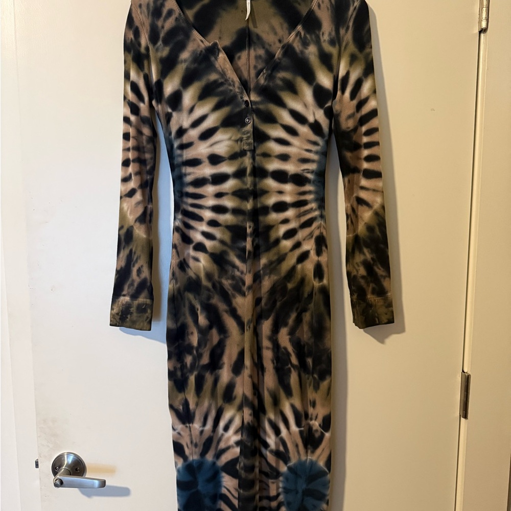 Elegant Long Sleeve Tie-Dye Dress
